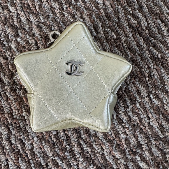 CHANEL Metallic Lambskin Walk of Fame Clip On Coin Purse - Picture 1 of 4